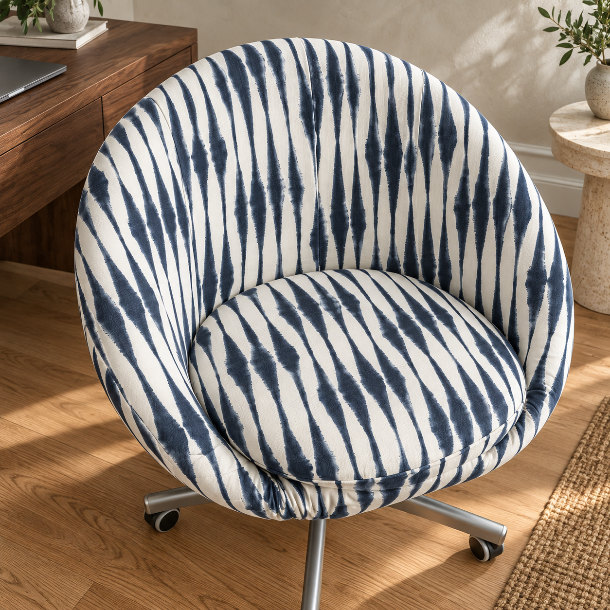 Shibori Navy Japandi Skruvsta Cover Overhead view