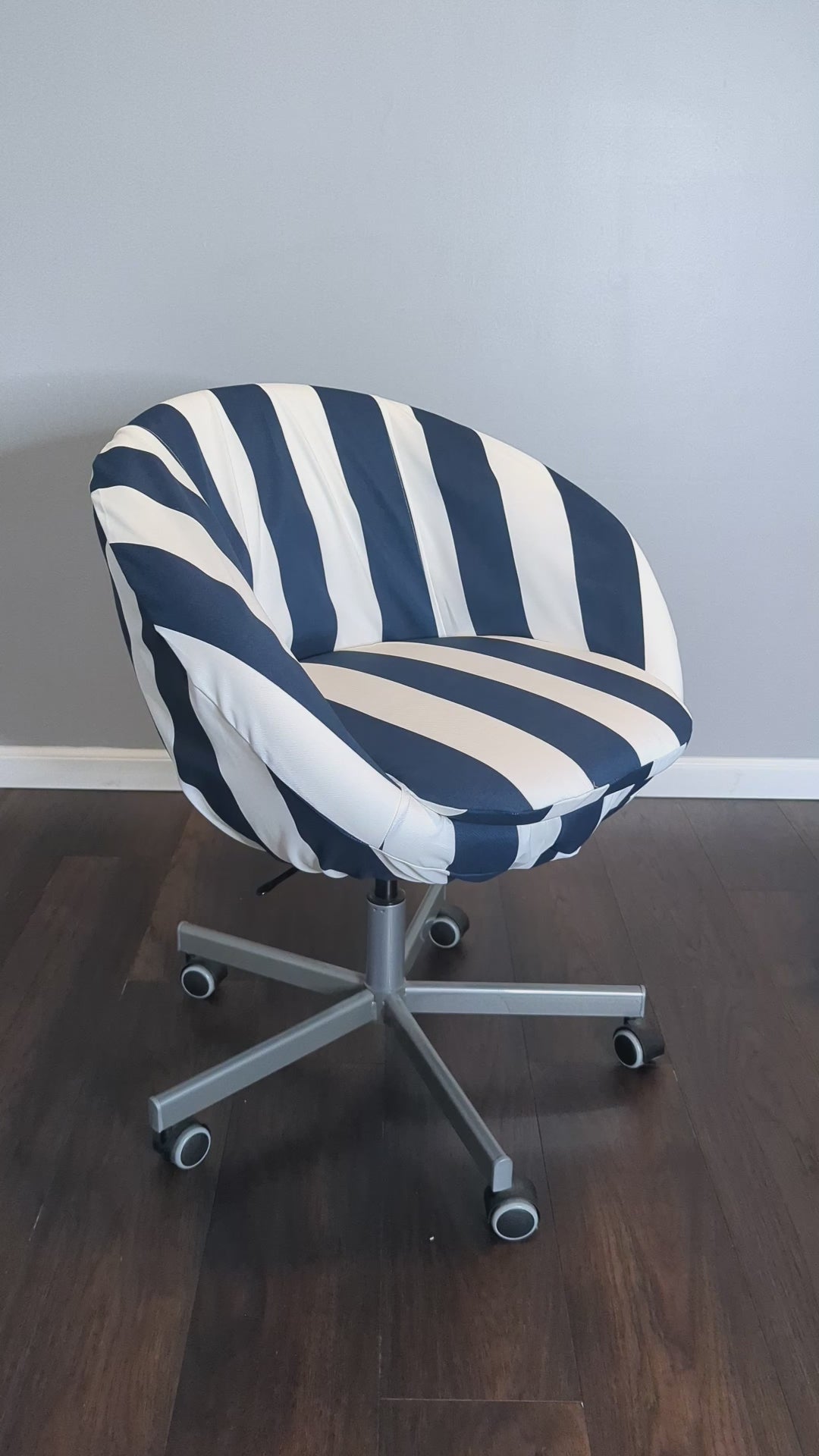 Marineblauer Schonbezug mit Cabana-Streifen, kompatibel mit IKEA SKRUVSTA